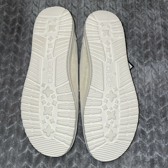 NWT Wendy Metallic Sparkling Gold. Size 7. - Picture 6 of 9